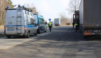 Wspólne działania policji i funkcjonariuszy Inspekcji Transportu Drogowego. | fot.: KPP Zgorzelec
