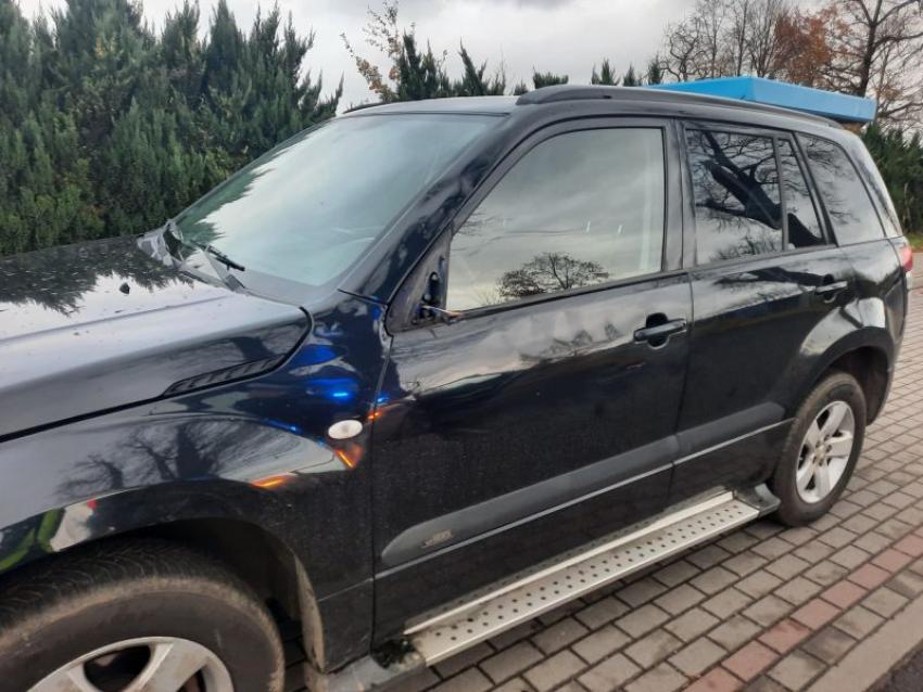Samochód marki Suzuki, który uczestniczył w wypadku w Kunowie / fot. KPP Zgorzelec
