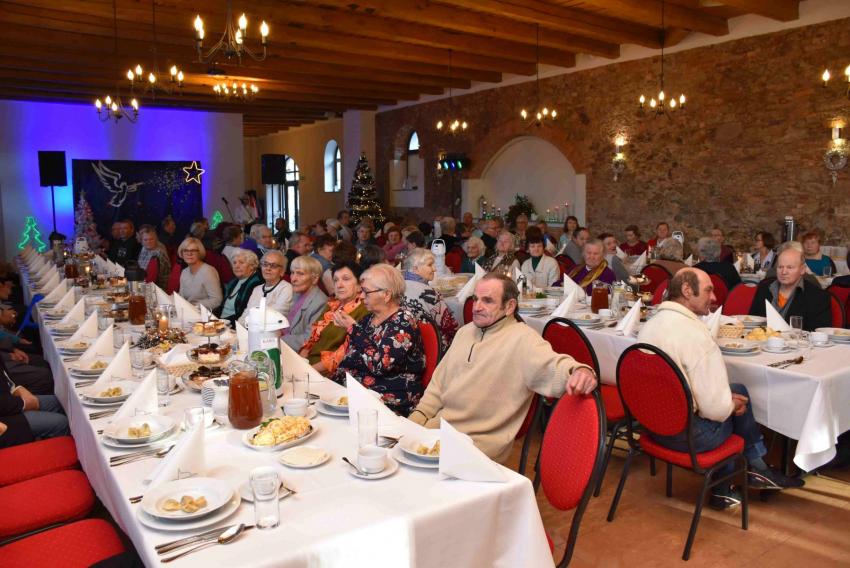 Spotkanie wigilijne dla osób starszych i samotnych w Gminie Zgorzelec - zdjęcie nr 5