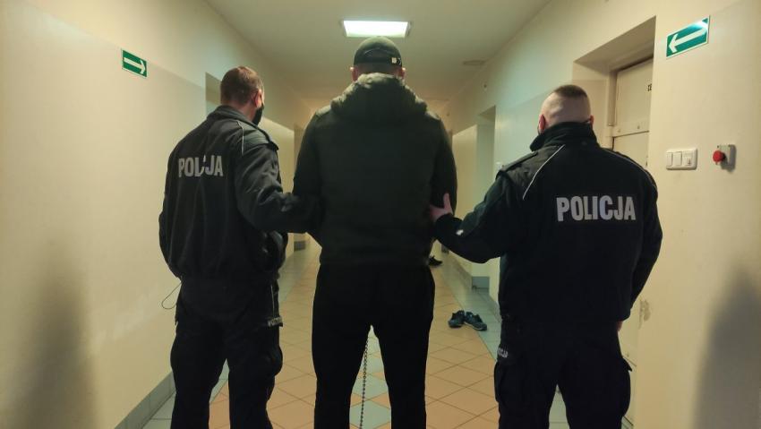 Zatrzymany przez zgorzeleckich policjantów poszukiwany 40-latek / fot. KPP Zgorzelec