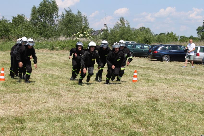 Gminne zawody sportowo-pożarnicze w Radomierzycach - zdjęcie nr 34