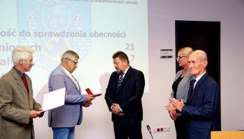 Medal 100-lecia Polskiego Czerwonego Krzyża dla Waldemara Woźniaka