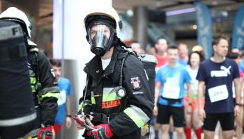 Sky Tower Run 2019: Mistrzostwa Polski Strażaków w biegu po schodach