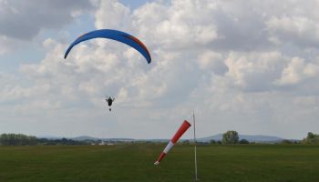 Paralotniarstwo i lotniarstwo na Trójstyku Granic / materiały prasowe Starostwa Powiatowego w Zgorzelcu