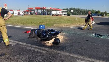 Wypadek motocykla i busa na DK94 w Żarskiej Wsi / fot. KPP Zgorzelec