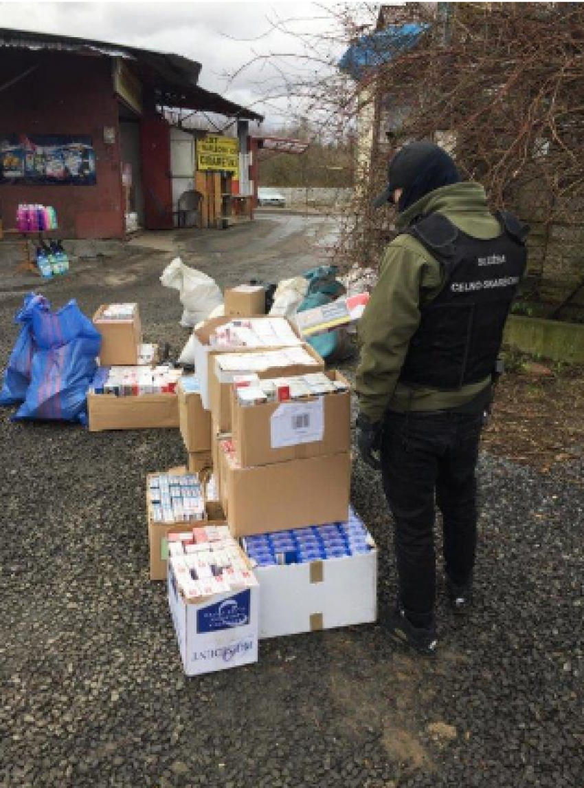 Nielegalne wybory tytoniowe zarekwirowane przez w funkcjonariuszy KAS w Sieniawce / fot. KAS