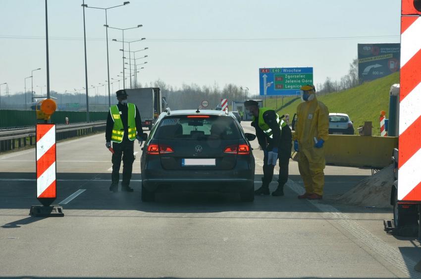 Kontrola na przejściu granicznym w Jędrzychowicach / fot. NOSG