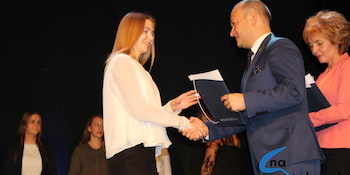 Najlepsi uczniowie odebrali stypendia i nagrody burmistrza cz. 1 - zdjęcie nr 103