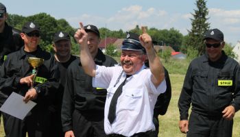 Gminne zawody sportowo-pożarnicze w Radomierzycach - zdjęcie nr 109