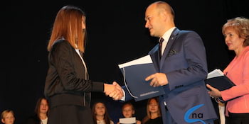 Najlepsi uczniowie odebrali stypendia i nagrody burmistrza cz. 1 - zdjęcie nr 72