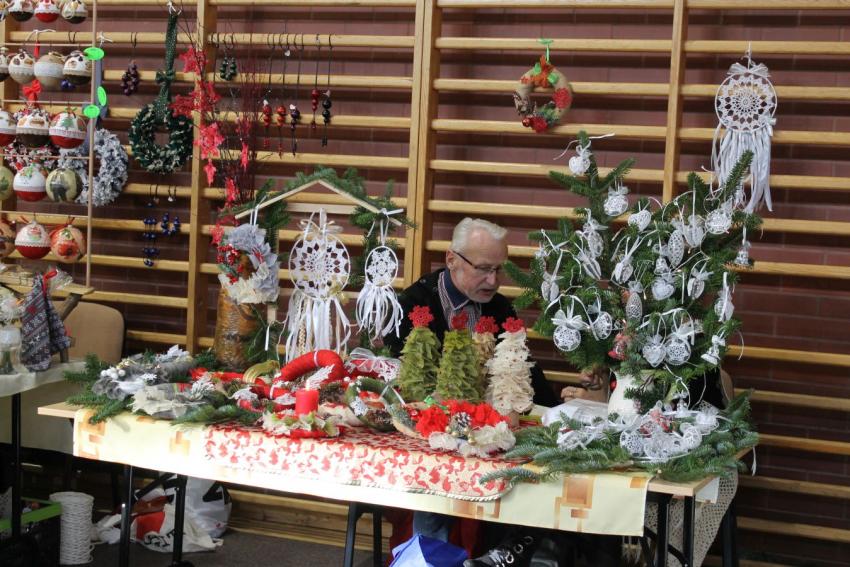 Bożonarodzeniowy Jarmark Rękodzieła w Jerzmankach - zdjęcie nr 32