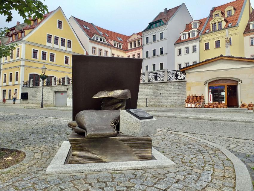 Pomnik pamięci Jakuba Böhme na Przedmieściu Nyskim w Zgorzelecu