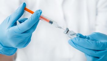 Szczepienia przeciwko grypie / zdjęcie ilustracyjne