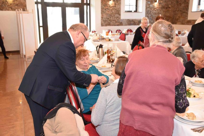 Spotkanie wigilijne dla osób starszych i samotnych w Gminie Zgorzelec - zdjęcie nr 22