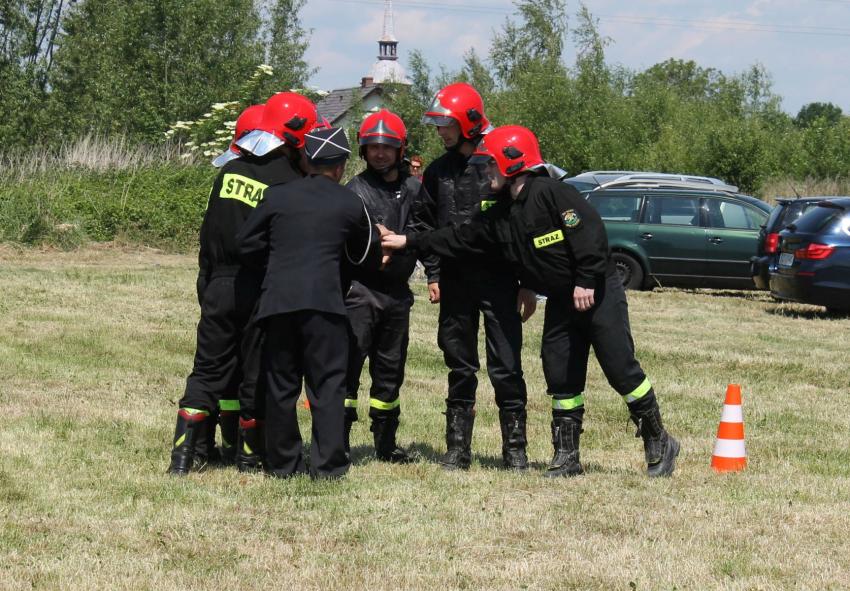 Gminne zawody sportowo-pożarnicze w Radomierzycach - zdjęcie nr 65
