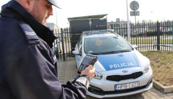 Funkcjonariusze zgorzeleckiej drogówki dysponują 5 terminalami płatniczymi. | fot.: KWP Wrocław