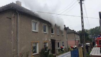 Pożar budynku wielorodzinnego w Bogatyni / fot. OSP KSRG Sieniawka