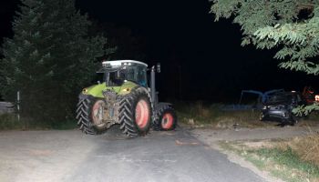 Wypadek w gminie Sulików: ciągnik rolniczy uderzył w osobówkę / fot. KPP Zgorzelec