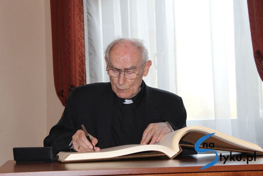 Abp Alfons Nossol laureatem Międzynarodowej Nagrody Mostu