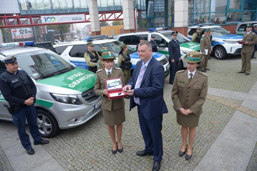 Nowe samochody w polsko-niemieckich placówkach straży granicznej - zdjęcie nr 12