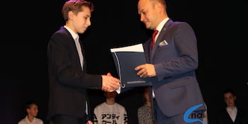 Najlepsi uczniowie odebrali stypendia i nagrody burmistrza cz. 1 - zdjęcie nr 23
