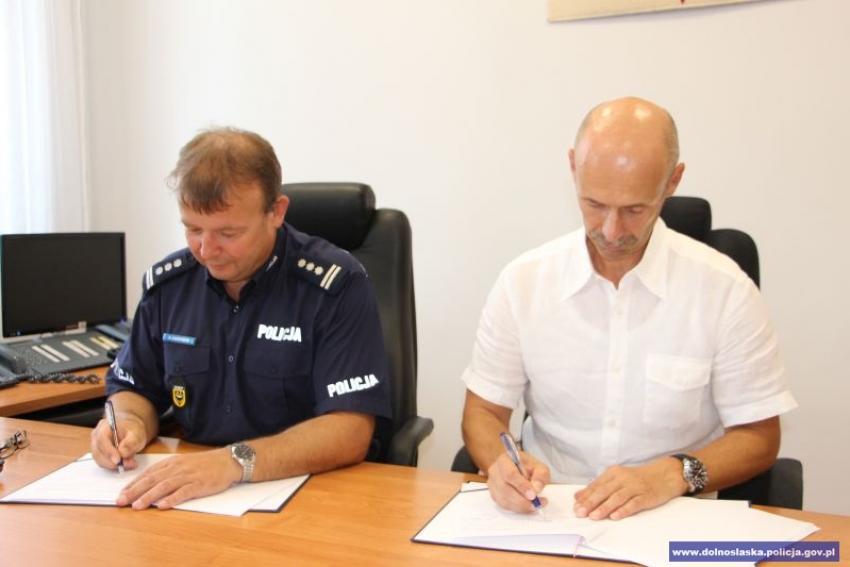 Podpisano porozumienie o realizacji wspólnego projektu przez KWP we Wrocławiu oraz KWP w Libercu (fot.: KWP Wrocław)