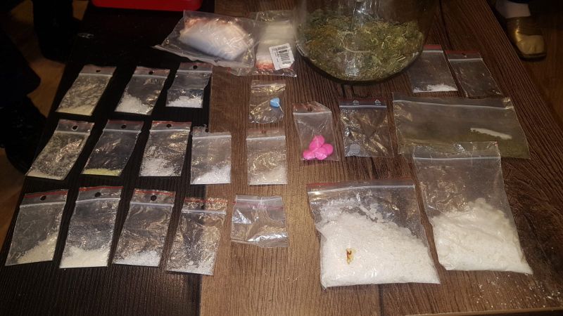 Tabletki ekstazy, metamfetamina, marihuana oraz substancje z haszyszem zabezpieczone przez zgorzeleckich policjantów / fot. KPP Zgorzelec