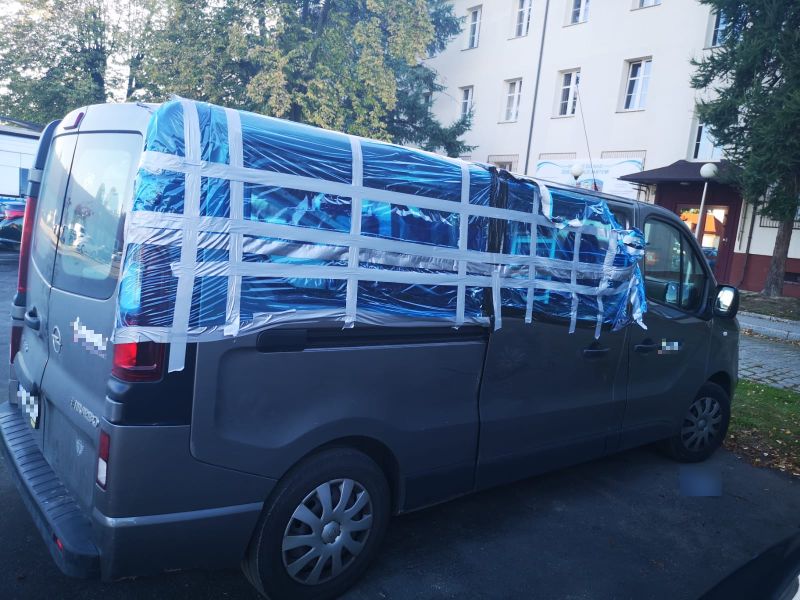 Bus, którym poruszał się 28-latek podejrzany o przemyt narkotyków / fot. KPP Zgorzelec